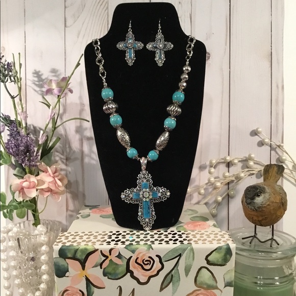 Beautiful Cross Set - Picture 2 of 2